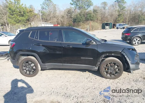 2025 Jeep Compass Latitude 4X4 из США, поврежденный, VIN 3C4NJDBN6ST528988